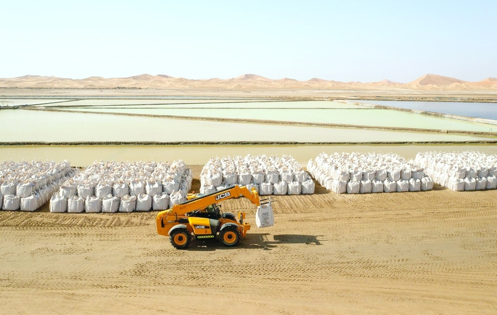 The sector’s future growth is expected to be driven by large-scale marine salt projects in Al Wusta Governorate. 