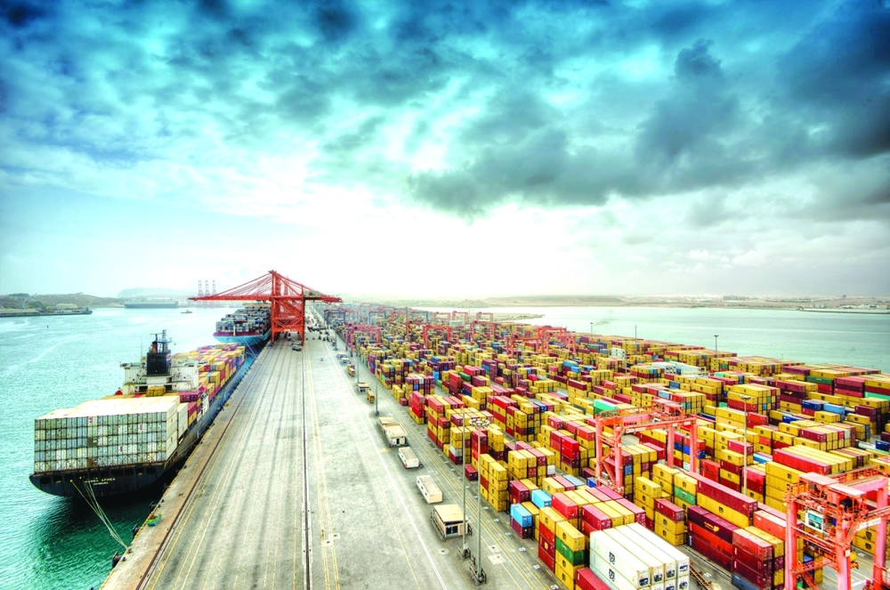 Non-oil revenues totalled RO 3.641 billion, including RO 3.602 billion in current revenues and RO 39 million in capital revenues and recoveries.