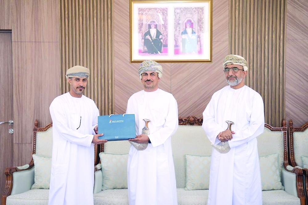 Dr Al Harrasi also honoured the employees of the Department of Communication and Media in appreciation of their efforts and contributions in supporting media work. — ONA