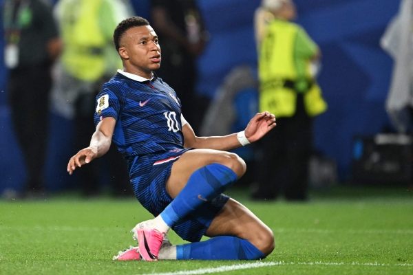 Kylian Mbappe sends France to 3-0 win over Iraq