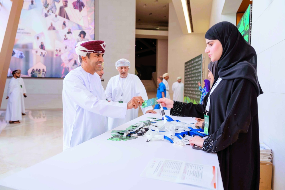 The forum reviewed investment contracts and newly introduced opportunities.