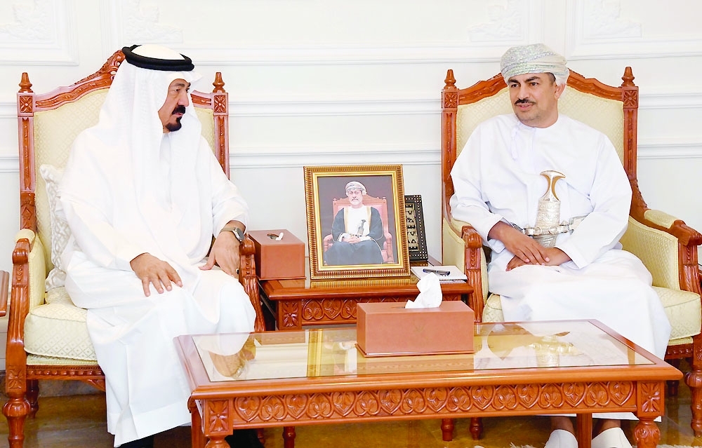 The two sides reviewed the march of cooperation between the Ministry of Information and the Gulf Radio and Television Corporation. - ONA