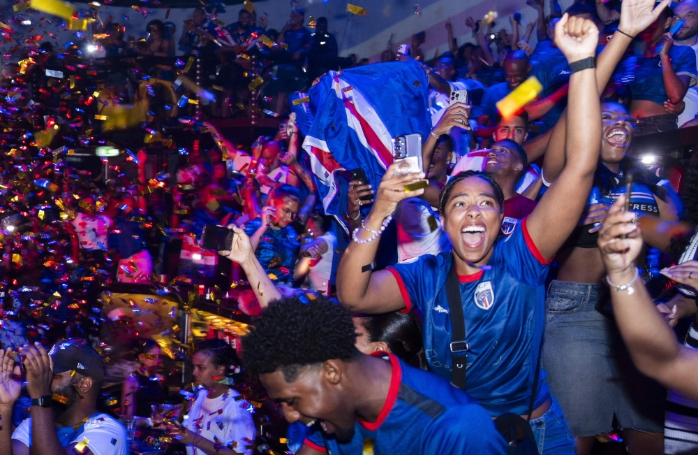  
 The Cape Verdean team has six players who were born in the Netherlands and is participating in the World Cup for the first time in history. 
 