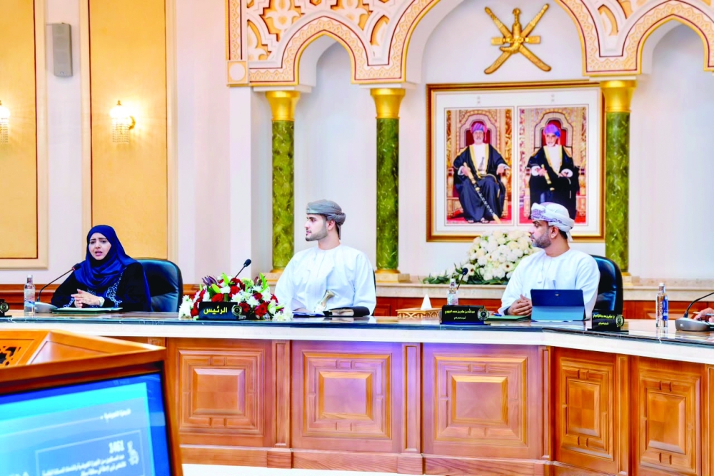 HH Sayyid Bilarab bin Haitham al Said chairs the Municipal Council of Muscat meeting.
