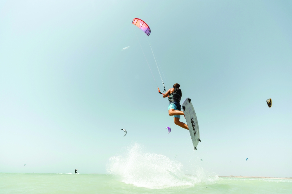 Driven by the southwest monsoon, Masirah’s wind season attracts everyone from beginners learning the sport to experienced riders seeking long, uninterrupted sessions in open water.