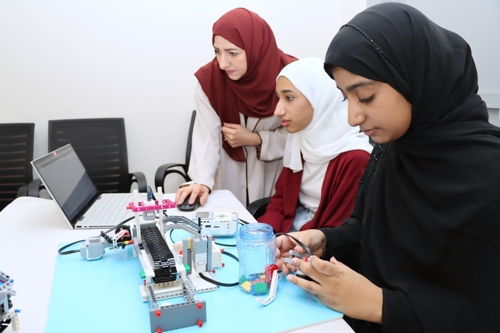 Al Reem al Issaee and Al Noura al Ajmi have developed a project titled "Waste Sorting Using Robots."