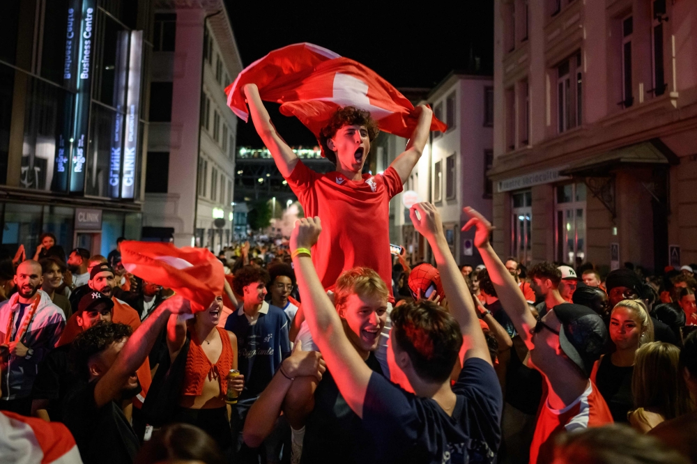 TOPSHOTSTOPSHOT-SWITZERLAND-FBL-WC-2026-FANS