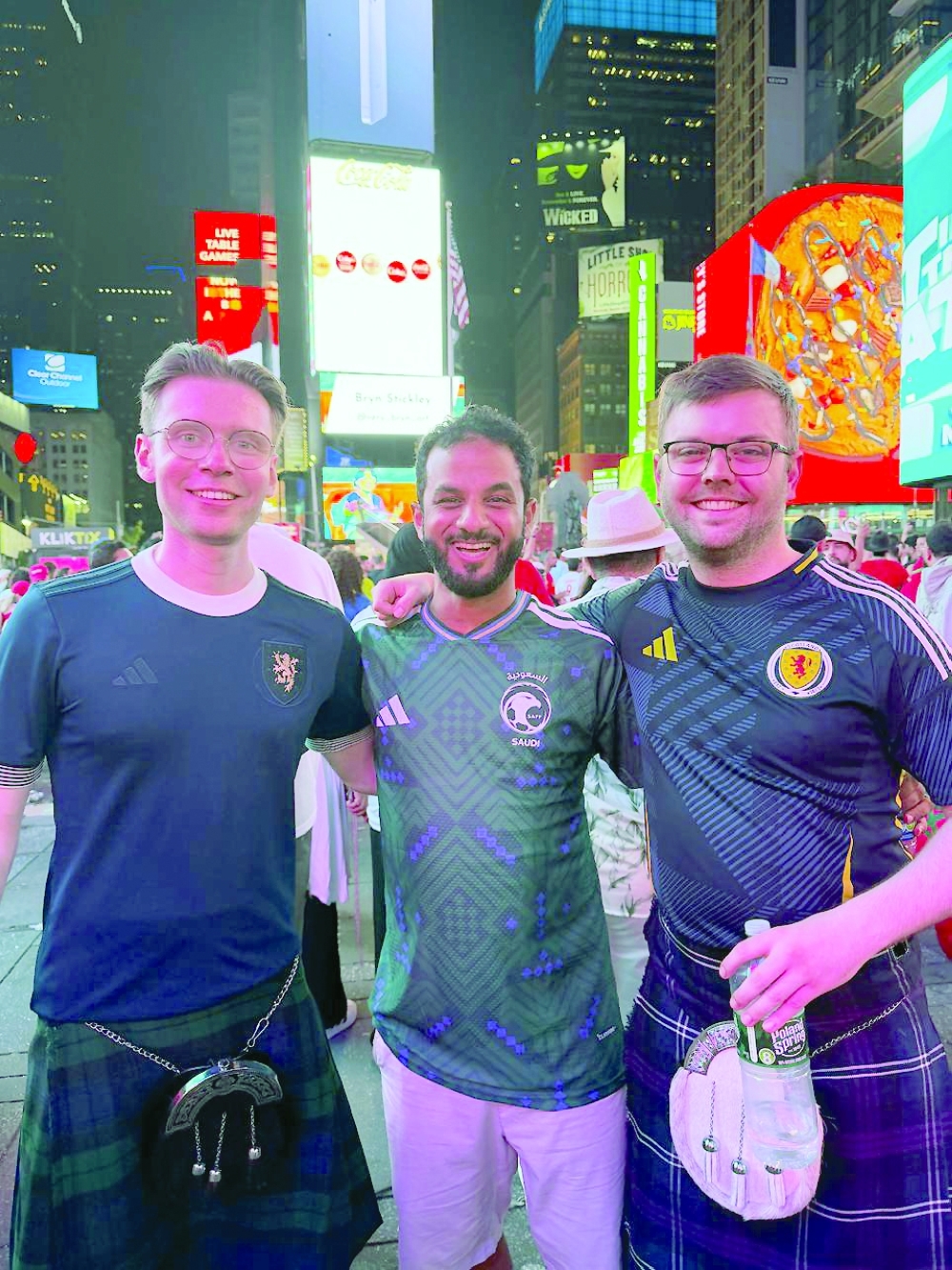 Hilal al Kharousi with fans