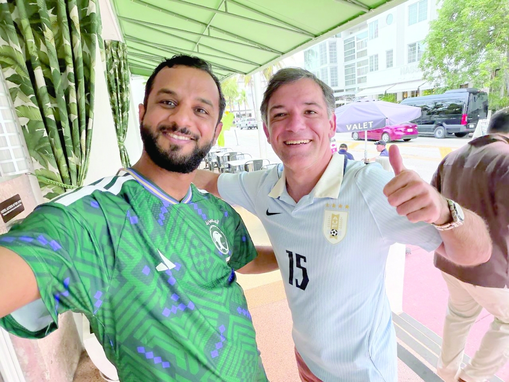 Hilal al Kharousi with fans