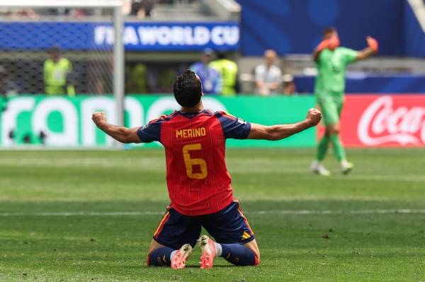 Spain into semi-final with France