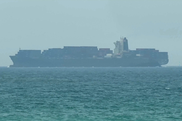 Hormuz traffic slows to a multi-week low