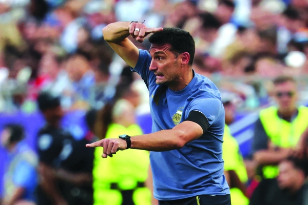 Argentina's war veterans urge fans to focus on England clash