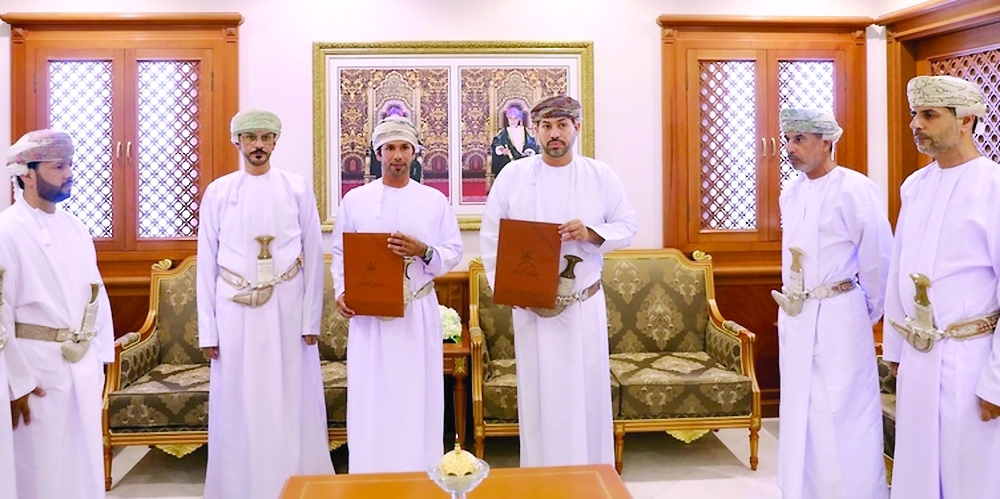 The agreements included a project to rehabilitate internal roads in Haima, a project to construct a walkway in Haima, and a project to develop and beautify the Al Jouba roundabout in Mahout.