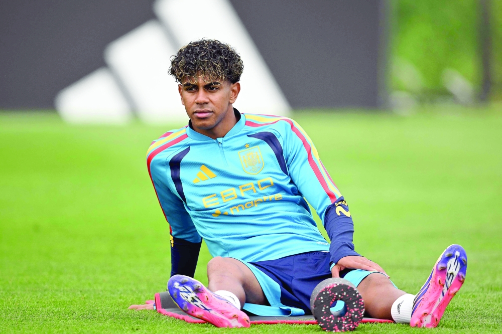 Spain's forward #19 Lamine Yamal . — APF