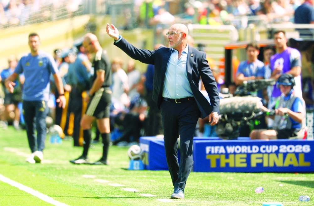 Spain coach Luis De La Fuente reacts. — Reuters