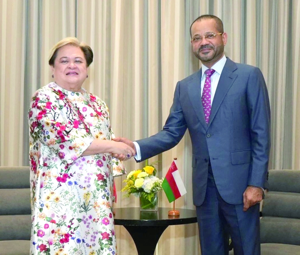 Philippine Foreign Affairs Secretary Ma Theresa Lazaro (left) meets with Oman's Foreign Minister Sayyid Badr bin Hamad al Busaidy during the Third Oman–Philippines Forum: Strategic Majlis in Makati City on July 26. Photo: Department of Foreign Affairs, Philippines