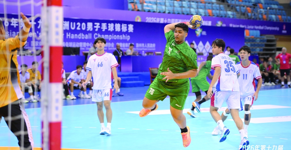 An attempt by player Aws al Balushi to shoot the ball and score an individual goal.