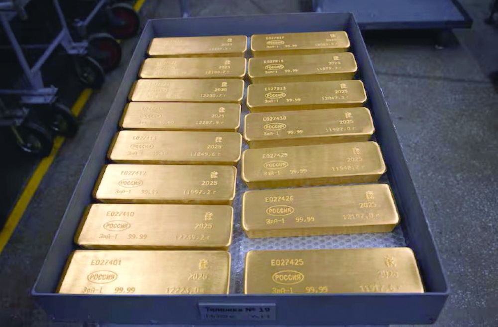 Gold extends rally as markets weigh Hormuz reopening