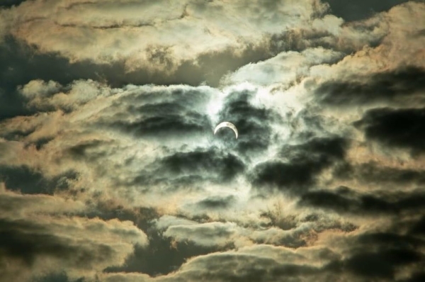 Total solar eclipse on Wednesday will not be visible from Oman