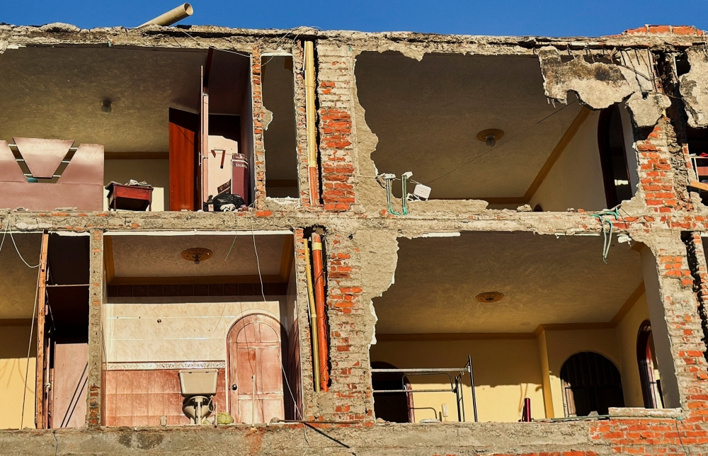 Rooms of a building are exposed after a building collapse, following an earthquake, in Cali, Colombia August 10, 2026.