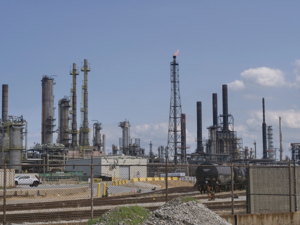 Oil prices rise as hopes for Hormuz deal fade