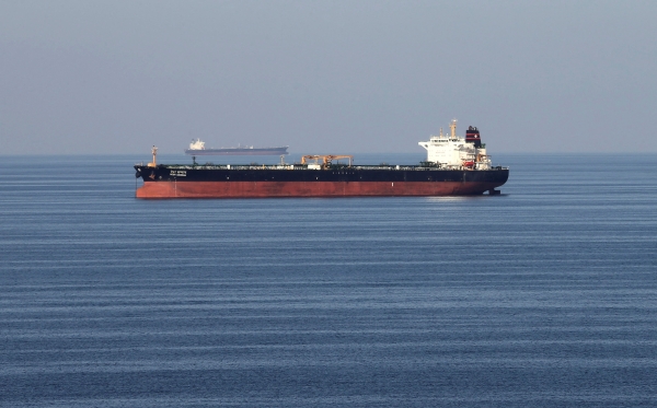 Hormuz shipping traffic falls to one-week low