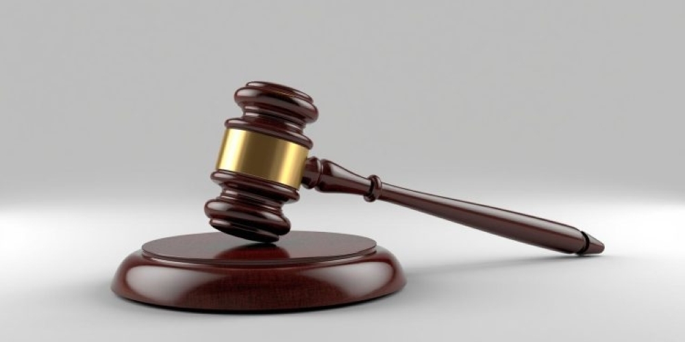 Court-hammer-bright-750x375
