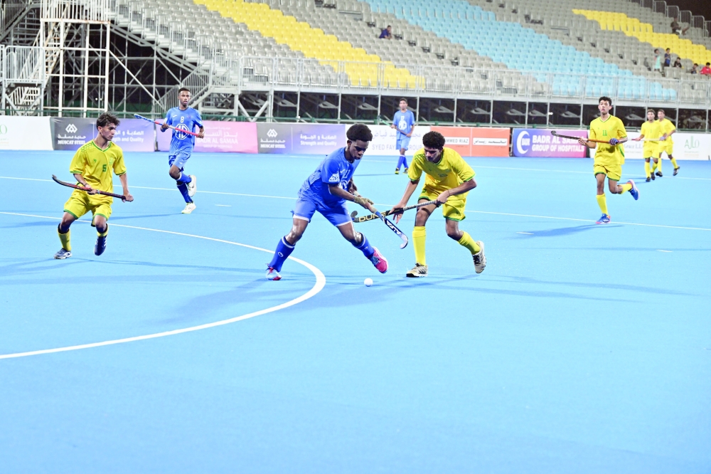 Action from Al Amerat’s 3-0 victory over Seeb in Group 1 of the 2026 Junior Hockey League. — Hussein al Muqbali