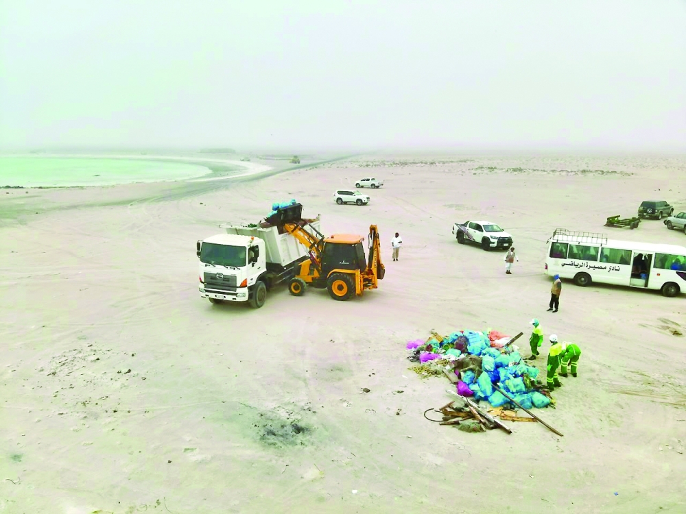 The campaign covered 47 km of southern beaches and involved the removal of 92 fishing nets, including 63 that were buried in the sand. 