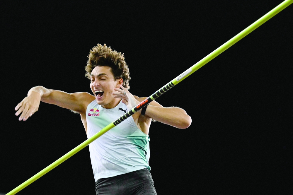 Sweden's Armand Duplantis competes in the men's pole vault during the IAAF Diamond League athletics meeting, at the Letzigrund Stadium, in Zurich on August 27, 2026.  (Photo by Fabrice COFFRINI / AFP)
