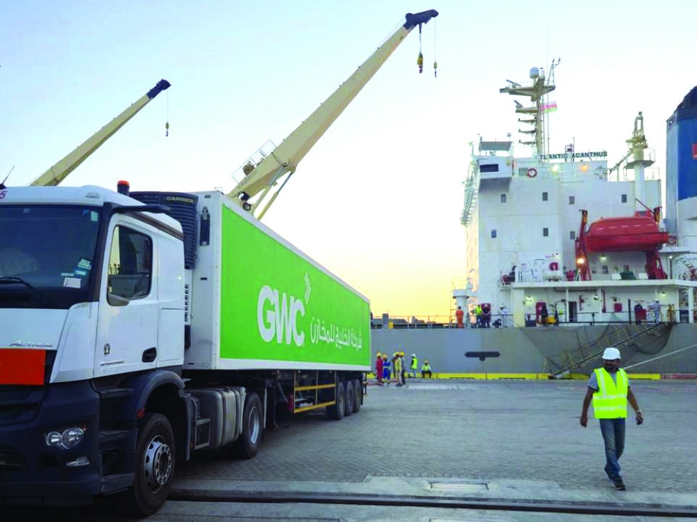 Frozen bulk vessel handling demands strict, uninterrupted temperature control at every phase, from offloading at the port through storage to long-distance cross-border transportation.