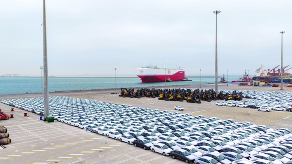 The carrying capacity of the ship stands at approximately 9,200 vehicles.