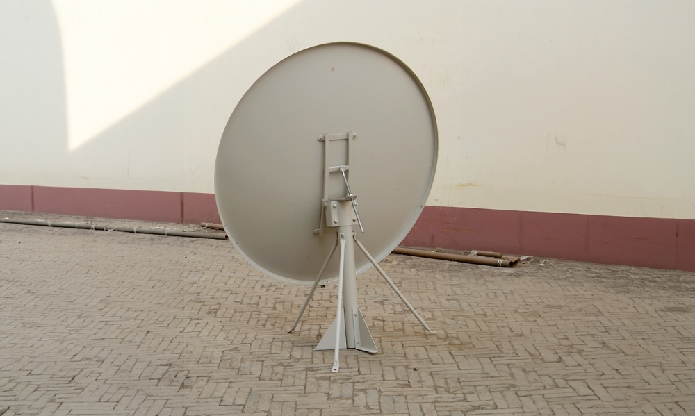 Removal typically costs between RO 5 and RO 15 per dish, which is far cheaper than repairing water damage or dealing with legal liability in the event of an accident.