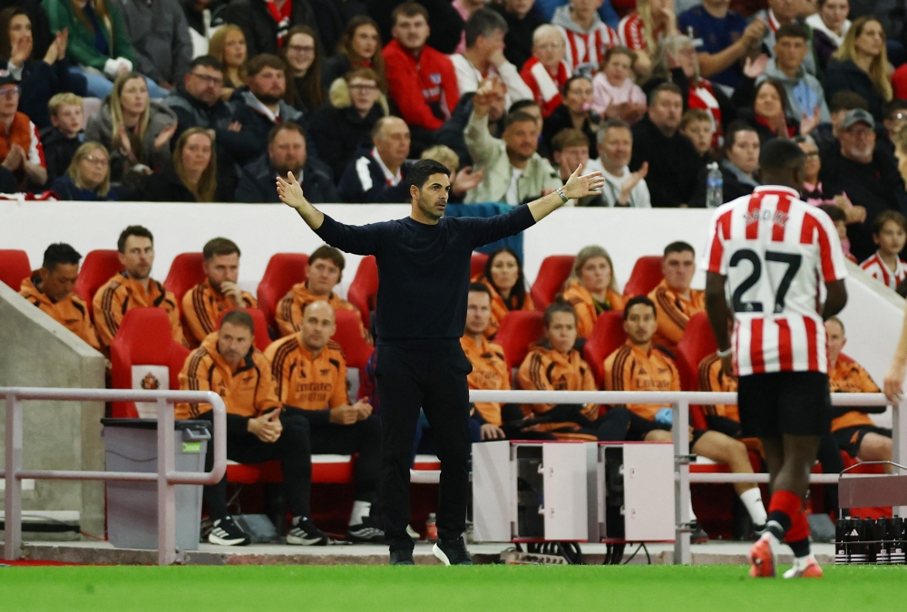 
Arsenal manager Mikel Arteta reacts 