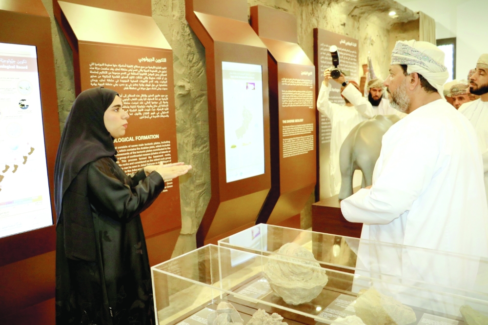 The exhibition presents scientific and interactive content through several corners.