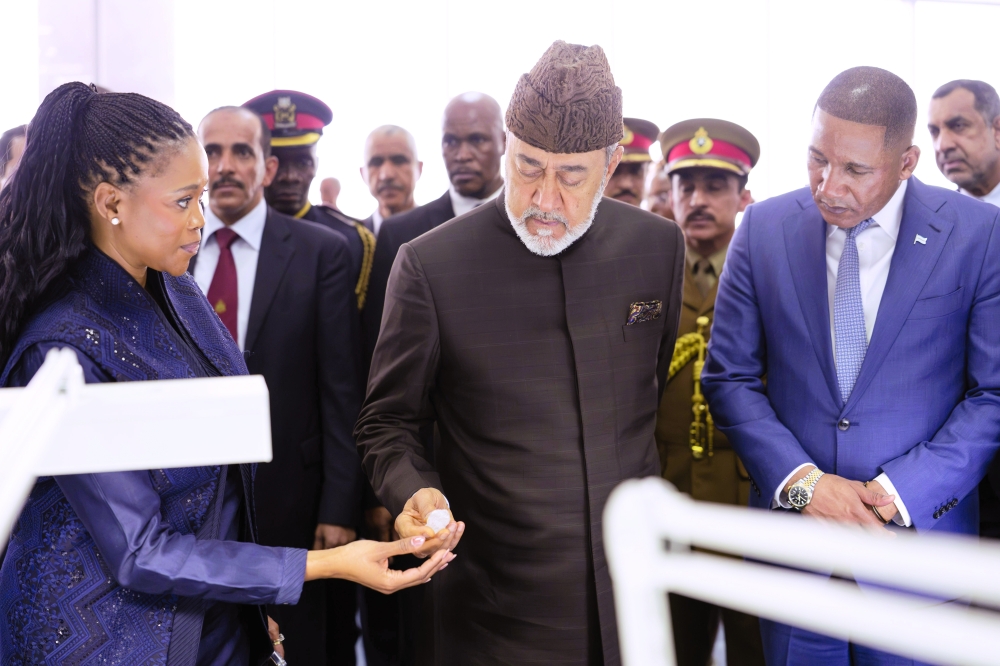 His Majesty Sultan Haitham bin Tarik, accompanied by President Duma Gideon Boko of the Republic of Botswana, visits the Diamond Hub in the capital, Gaborone on Thursday.