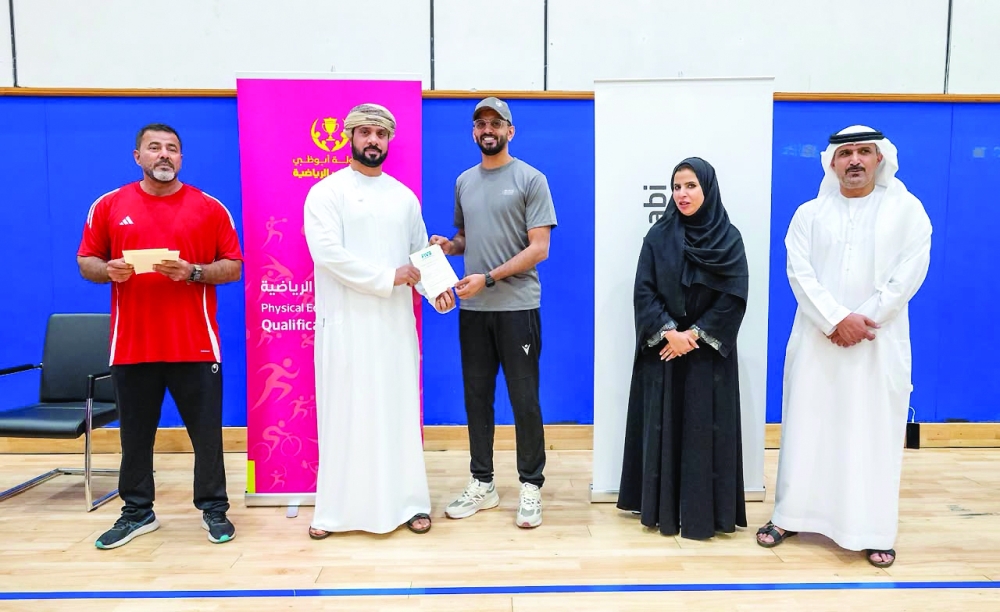 The programme concluded with the distribution of official FIVB certificates to the participating coaches. 