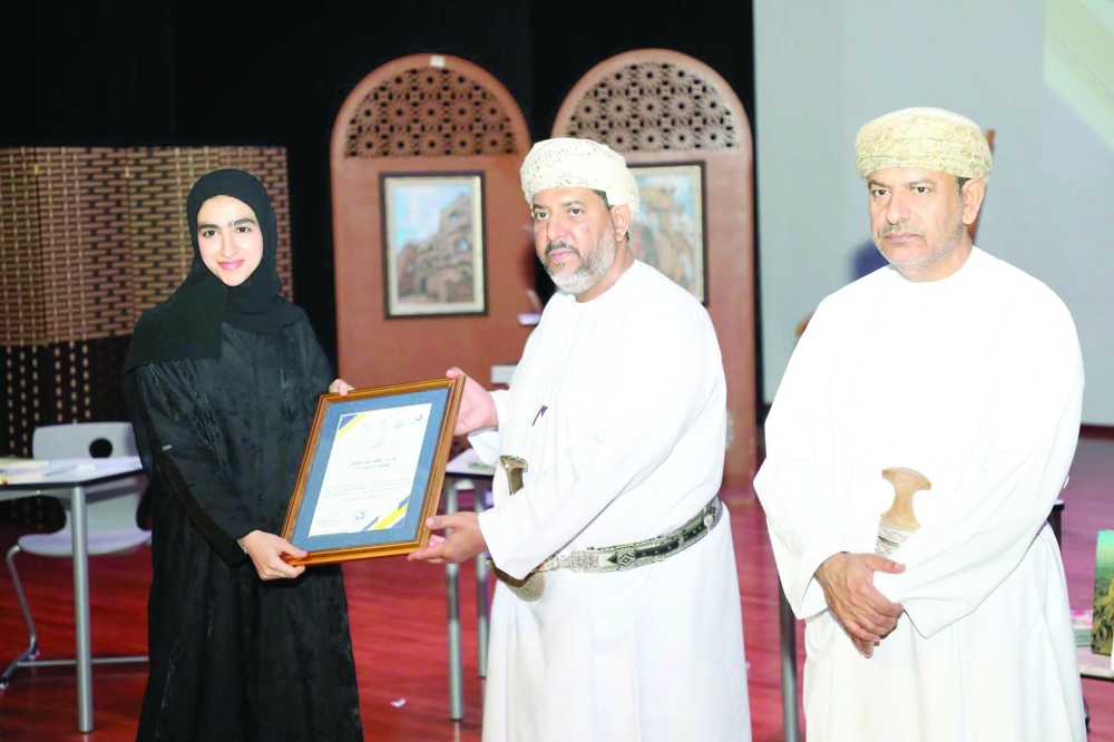 The award provides students to express their ideas and develop literary abilities.