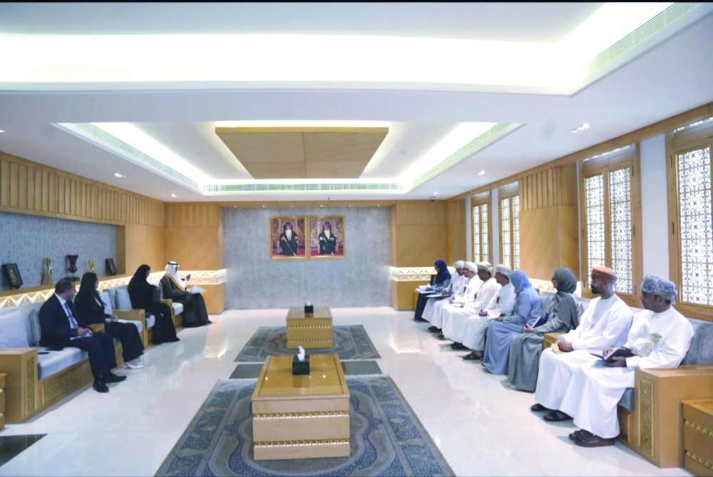 Dr Madeeha bint Ahmed al Shaibani, Minister of Education, receives Dr Juma bin Ahmed al Kaabi, Ambassador of the Kingdom of Bahrain to Oman.