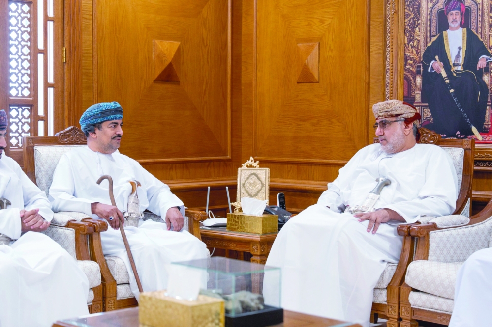 Dr Abdullah bin Nasser al Harrasi and Mahmoud bin Yahya al Thuhli hold talks in Ibra.