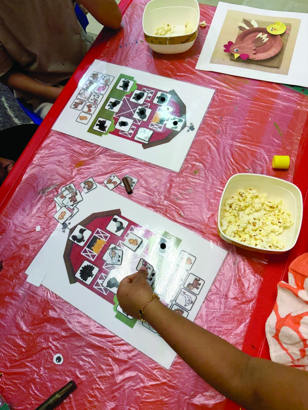 
Little explorers got busy building their very own barn. They discovered what belongs on a farm while developing problem-solving skills. 