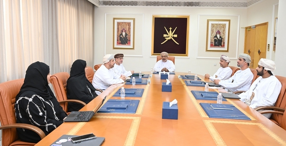 The phased rollout was reviewed at the second meeting of the Executive Committee for Local Content for 2026, chaired by Dr Khamis bin Saif al Jabri, Minister of Economy.