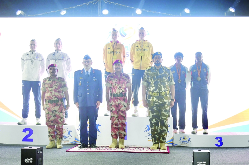 Women's champions Germany, runners-up France and third-placed Sri Lanka pose on the podium.