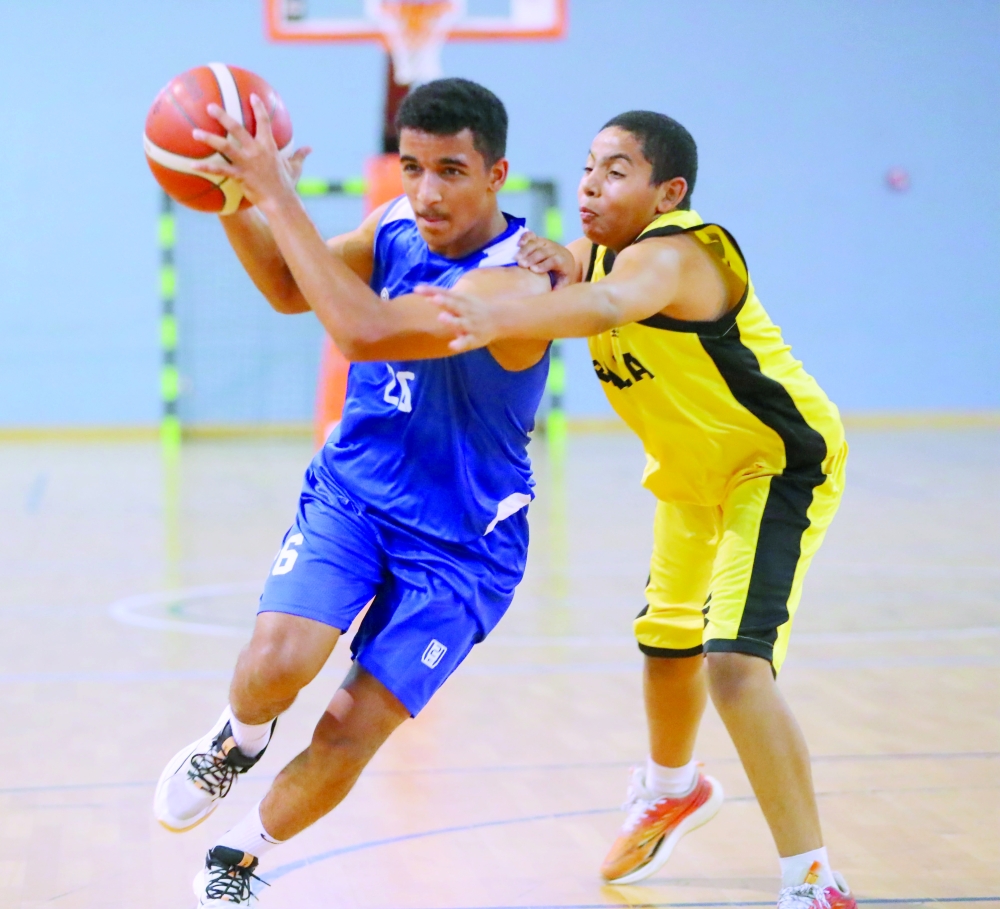 Saham beat Bahla 68-21 in their first match of the Under-17 Basketball League. — Ammar al Musafir