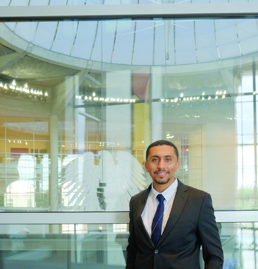 Mohsin sl Shukaili poses at the Bundestag.