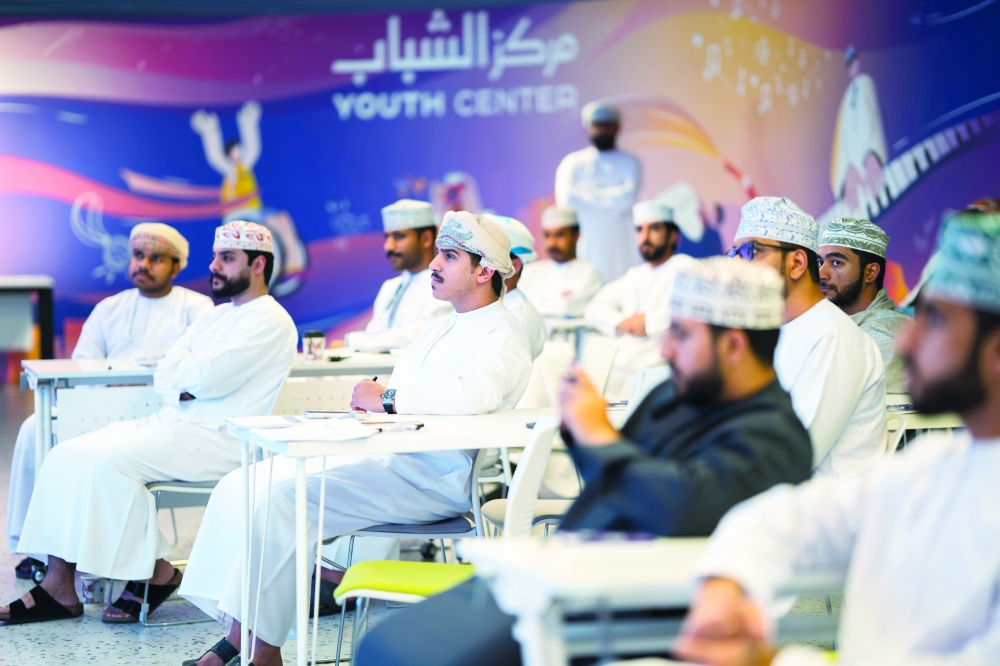 The Youth Centre signed contracts with 1,525 small and medium enterprises.