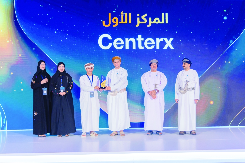 The first-place team is honoured at the close of the Digital Lab 1 Hackathon during Al Batinah North’s Digital Entrepreneurship Week.