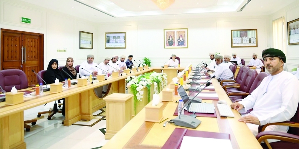 Sayyid Dr Hamad bin Ahmed al Busaidi chairs the Al Buraimi Municipal Council’s eighth meeting of the year.
