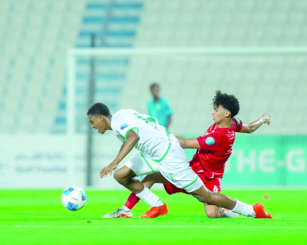 Oman and Bahrain players in action during the Gulf Cup U17 Qatar 2026.
