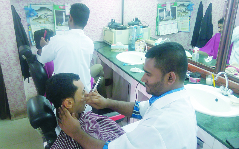 Barber shops to use disposables from June (5)